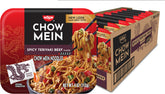 NISSIN bandeja frontal con fideos Chow Mein y verduras, lista en minutos