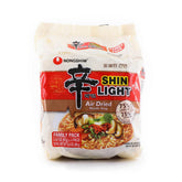 Nongshim Shin Light frontal del paquete mostrando la marca y porciones prácticas