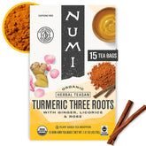 Numi empaque frontal de Three Roots Turmeric, información clara y sostenible