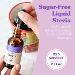 NuNaturals frasco con gotero en detalle facilitando dosificación precisa