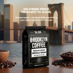 OLDE BROOKLYN COFFEE granos cayendo en molino para molido a pedido, control
