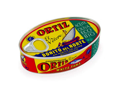 Ortiz lomo de atún cerca, textura firme y sabor delicado visible