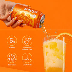 Vaso con Poppi y hielo ilustrando servicio frío y refrescante
