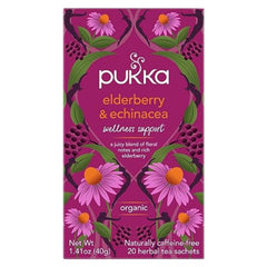 Pukka mezcla de hierbas y hojas en primer plano con textura aromática