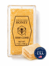 Pure Southern Honey panal frontal en envase, muestra miel cruda y aspecto natural