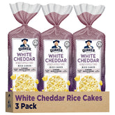 Quaker tortita cheddar blanco vista frontal, snack crujiente listo para comer
