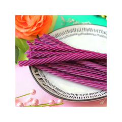 Red Vines manos sosteniendo trenzas, conveniente para llevar