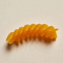 Rummo fusilli porciones en mano mostrando tamaño y porción