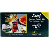 Sadaf paquete frontal de 100 bolsitas de té con cardamomo mostrando diseño y cantidad beneficiosa