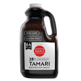 San-J tamari frente 64 oz mostrando etiqueta y envase práctico
