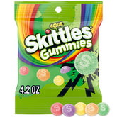 SKITTLES frontal del paquete mostrando colores y marca, ideal para identificar producto