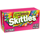 Skittles mostrando la bolsa frontal con colores vibrantes y variedad de sabores