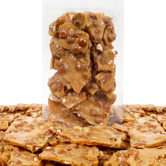 Cacahuates tostados en primer plano en Peanut Brittle Smarty Stop realzando sabor y aroma