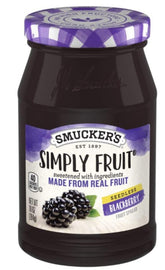 Smucker's vista frontal de los tres frascos de mermelada de mora sin semillas, práctico pack