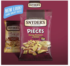 SUPERDEALS primer plano de Pretzel Pieces Cheddar mostrando textura crujiente y sabor intenso