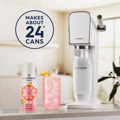 SodaStream jarabe en uso vertido en agua con gas, sabor refrescante inmediato