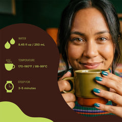 Caja abierta de Stash chai green tea junto a una regla para comparar tamaño y cantidad