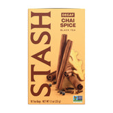 Stash empaque frontal de Decaf Chai Spice mostrando cajas apiladas y etiqueta clara