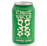 Strange Water lata frente mostrando diseño y refresco natural