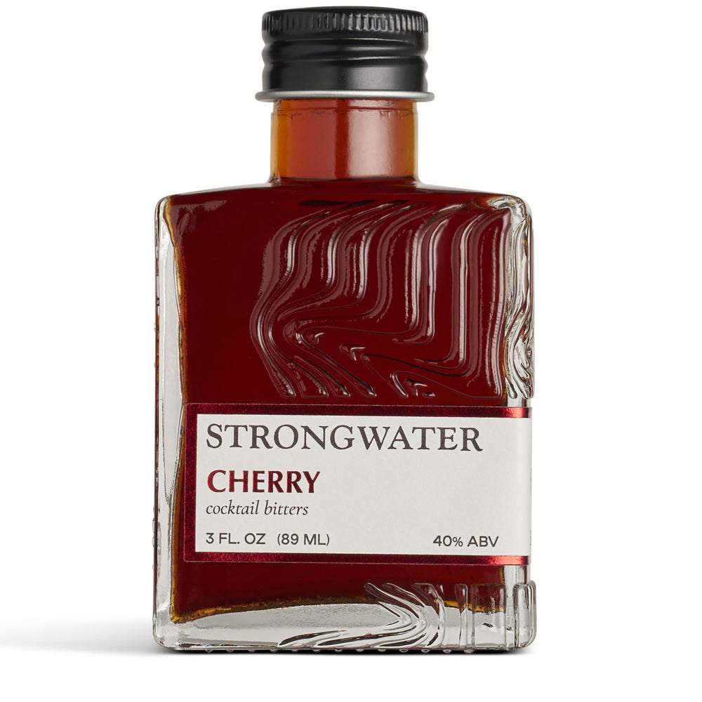 Strongwater botella frontal mostrando diseño y tamaño práctico