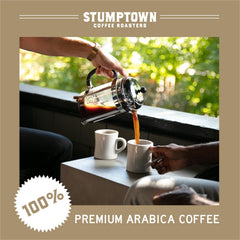 Stumptown molido cercano mostrando textura ideal para cafetera de goteo