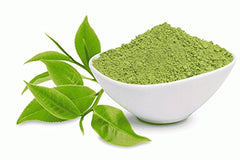 Sunfood Superfoods matcha latte servido para demostrar cremosidad y preparación