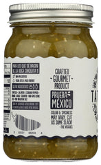 TATEMADA salsa vertida sobre tacos para realzar sabor y frescura