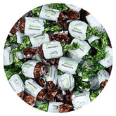 THE HAMPTON CANDY COMPANY bolsa frontal mostrando mints rellenas, ideal para eventos