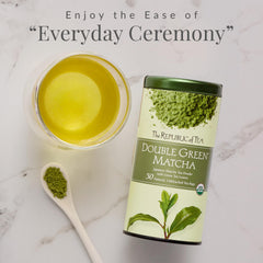 The Republic of Tea polvo matcha japonés en primer plano, calidad orgánica visible