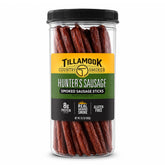 Tillamook Country Smoker frasco frontal mostrando palitos ahumados y conveniencia
