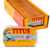 TITUS lata frontal mostrando etiqueta y practicidad para almacenar