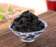 ULTHMOK mano sosteniendo moras para mostrar tamaño y calidad