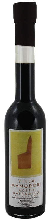Villa Manodori vista frontal de la botella mostrando etiqueta clara y manejo sencillo