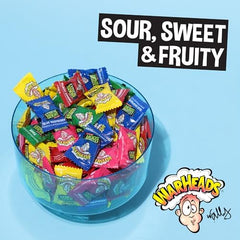 WARHEADS primer plano del caramelo mostrando núcleo duro y textura dulce interior