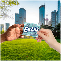 WRIGLEY'S EXTRA chicle en uso ofreciendo frescura y concentración inmediata