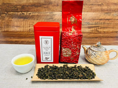XINQING hojas sueltas en primer plano, textura y color que indican tostado