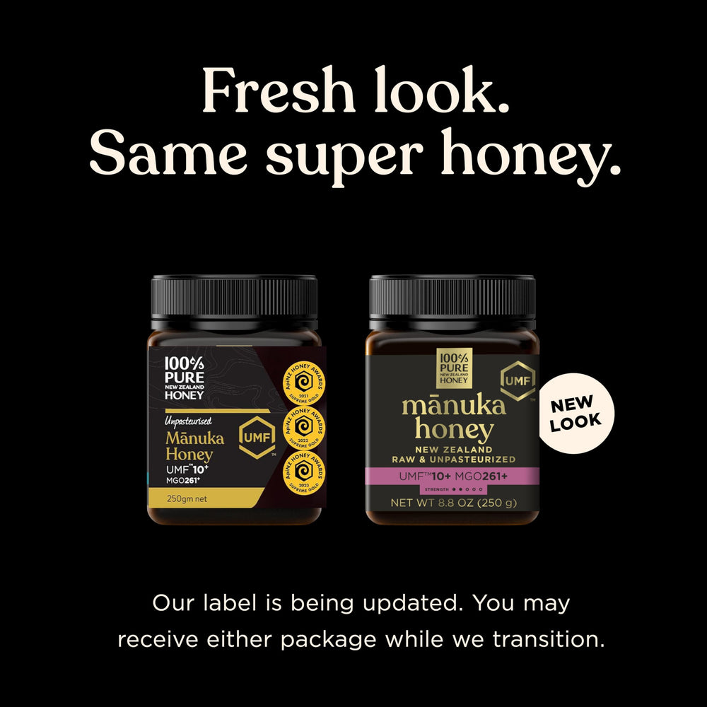100% Pure New Zealand Honey tarro abierto con cuchara, listo para uso diario