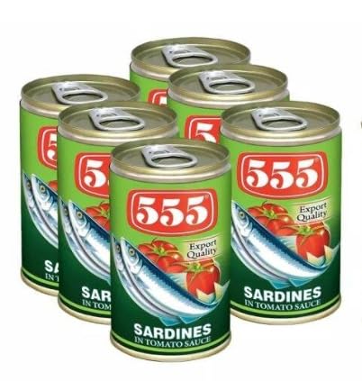 555 sardinas servidas en pan lista para consumo rápido y sabroso