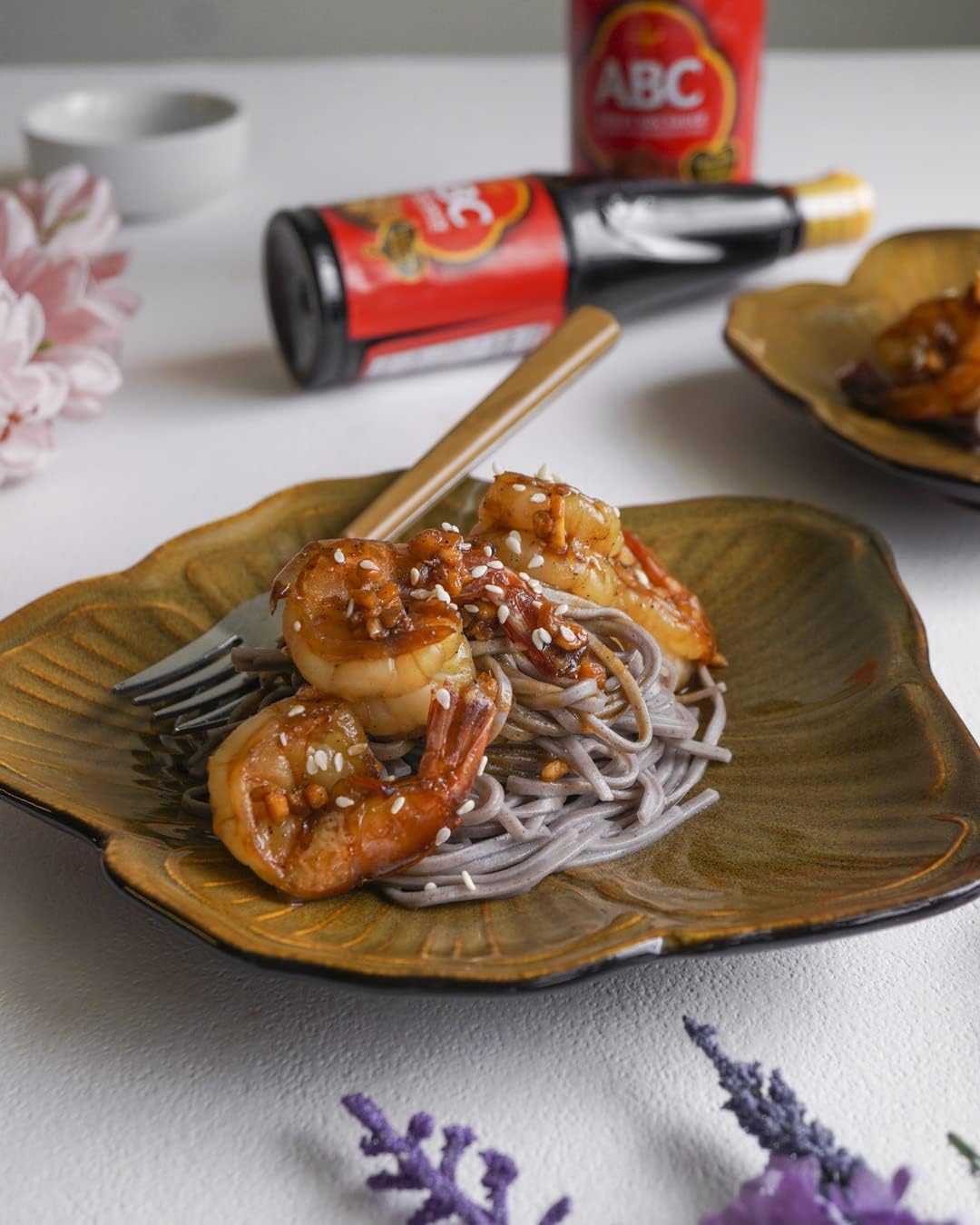 ABC marinando pollo para sabor profundo y caramelizado