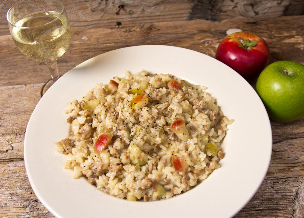 Alessi textura cremosa de risotto en cuchara demuestra fácil preparación