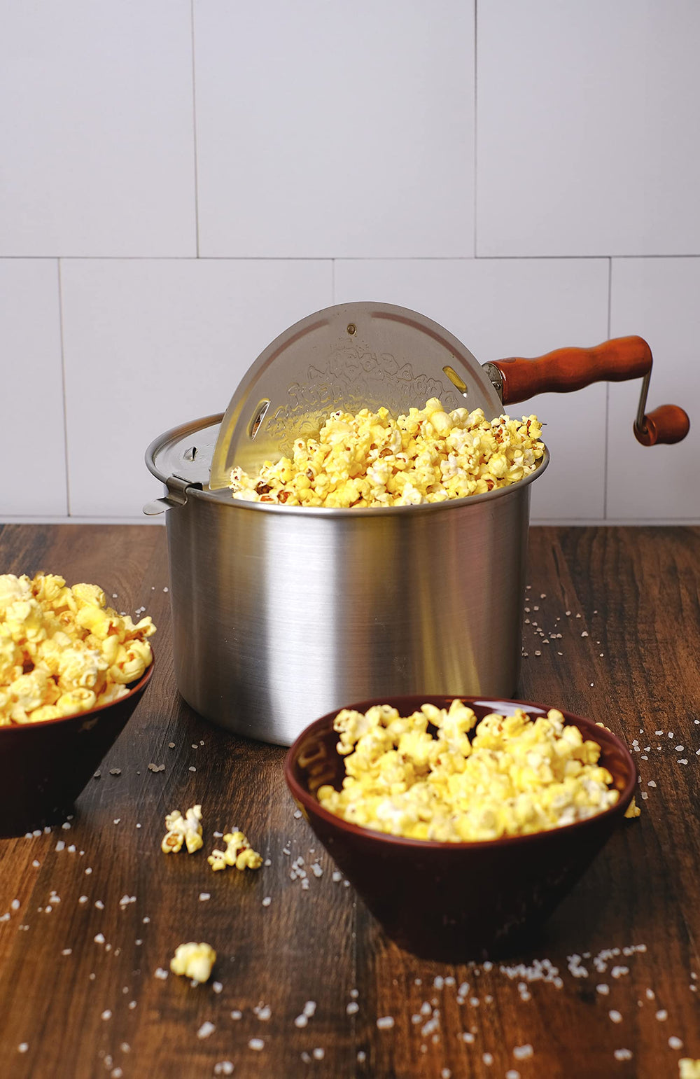 Amish Country Popcorn granos guardados en recipiente hermético para frescura