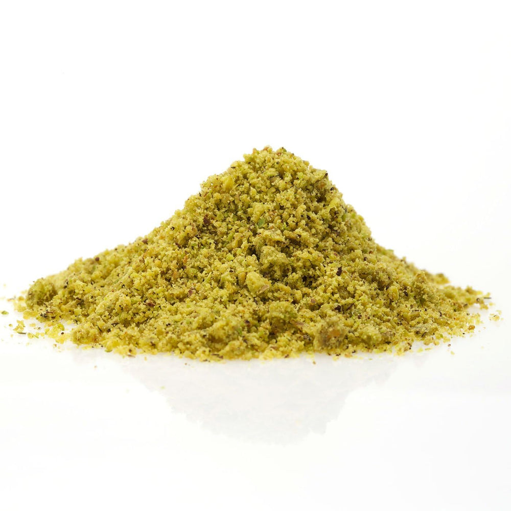 Amoretti pollo empanado en harina de pistacho visualizando crujiente y sabor