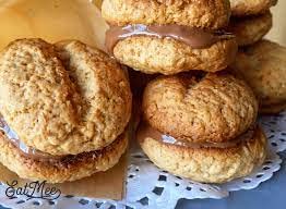 Baker's galletas junto a una taza de café como maridaje ideal