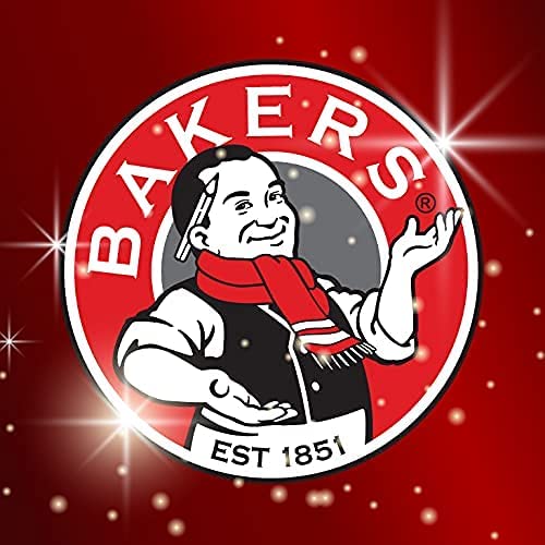 BAKERS EST 1851 galletas junto a taza de té en escena de merienda