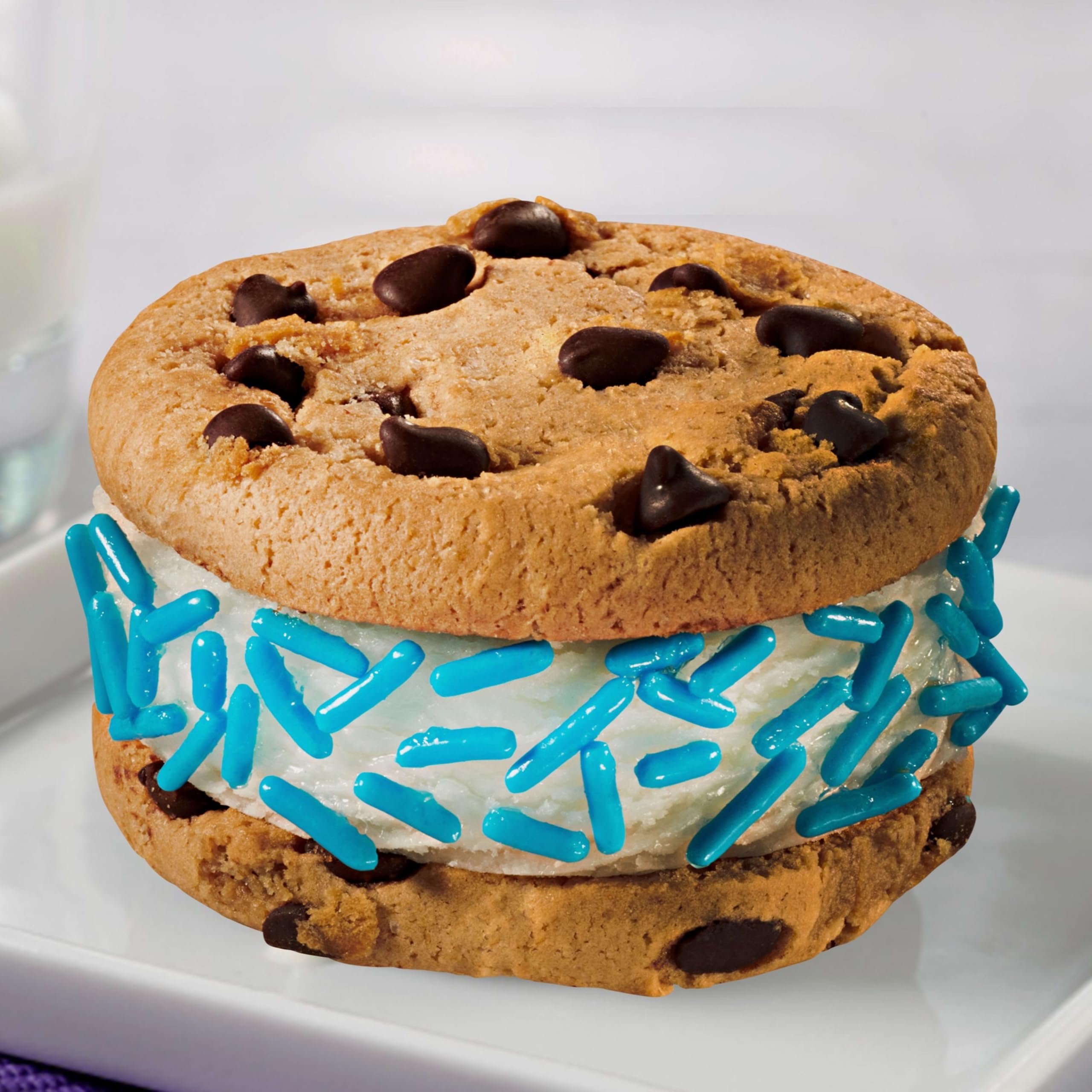 Bandeja de fiesta con las tres variedades OREO y CHIPS AHOY!, opción para eventos