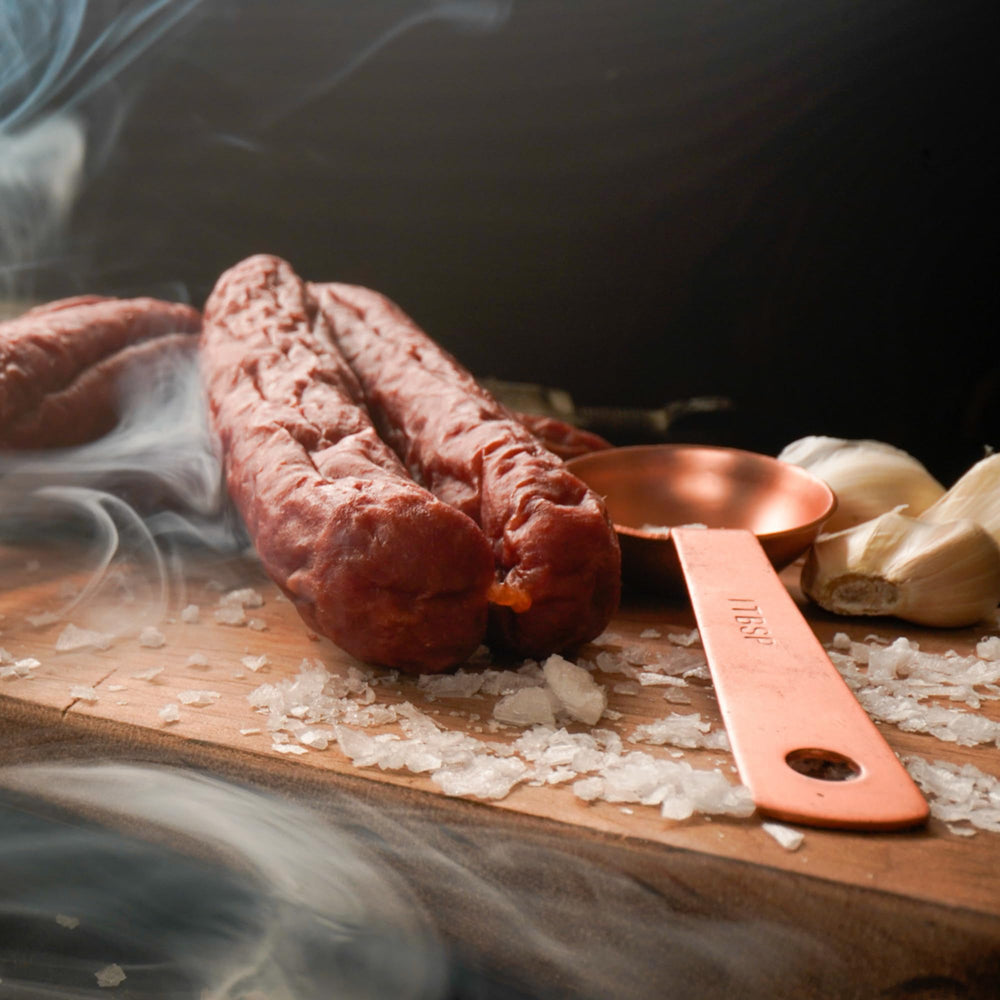 Bavarian Meats palito junto a regla para comparar tamaño y porción