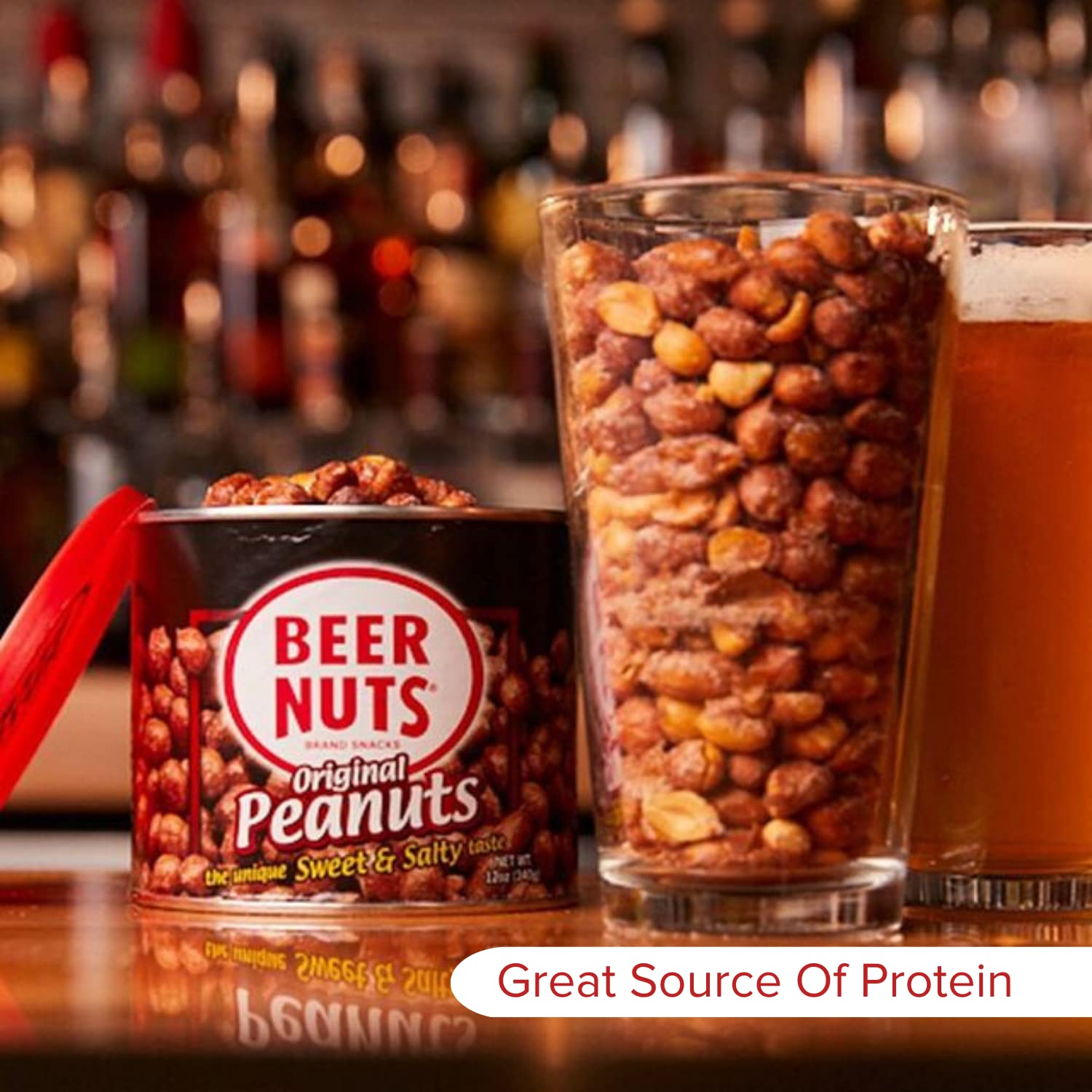 BEER NUTS detalle de manos sirviendo, uso higiénico y cómodo