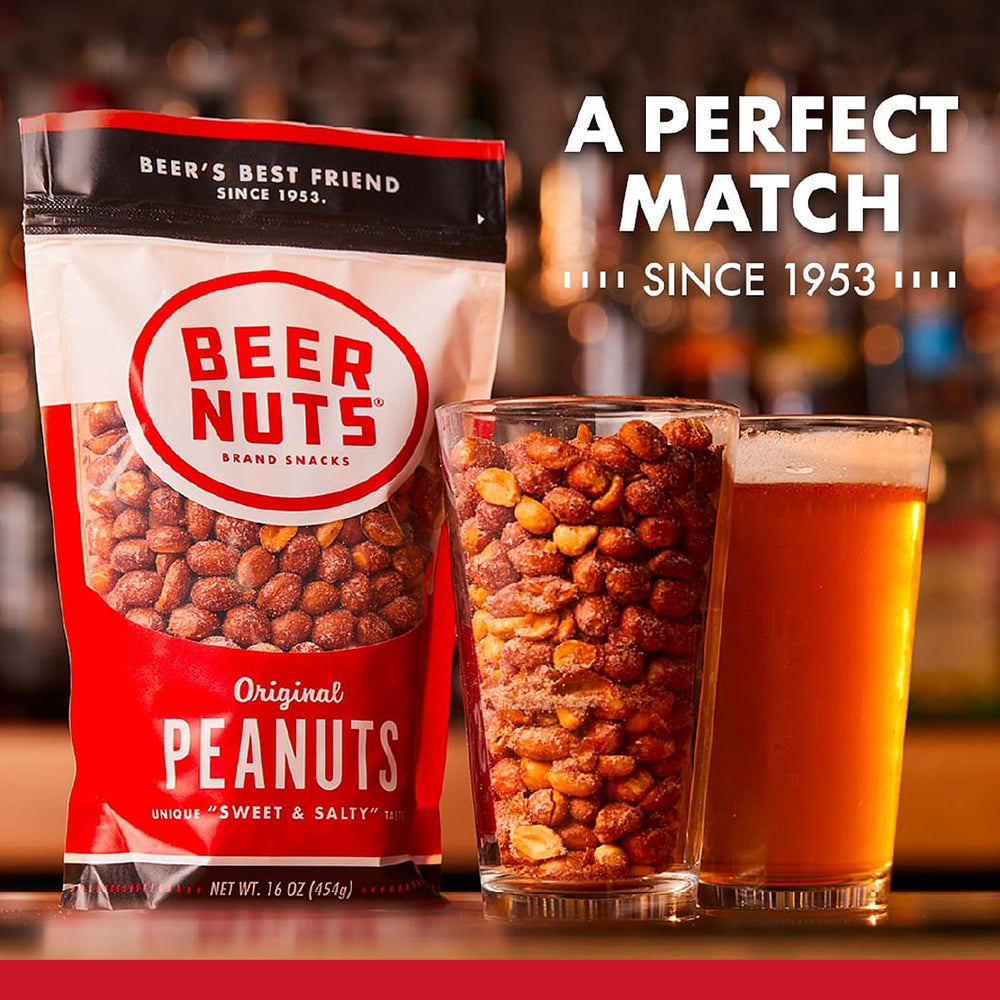 BEER NUTS bolsa junto a una lata para mostrar escala, tamaño familiar