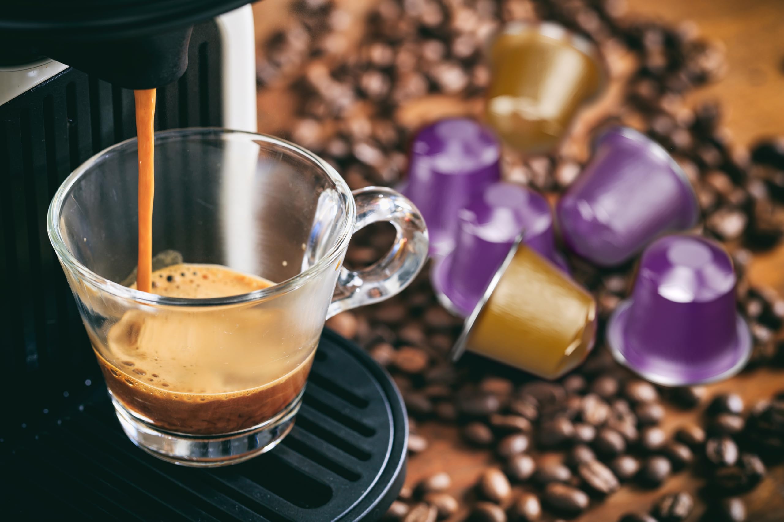 Bestpresso cápsulas en una encimera estilo italiana transmitiendo autenticidad