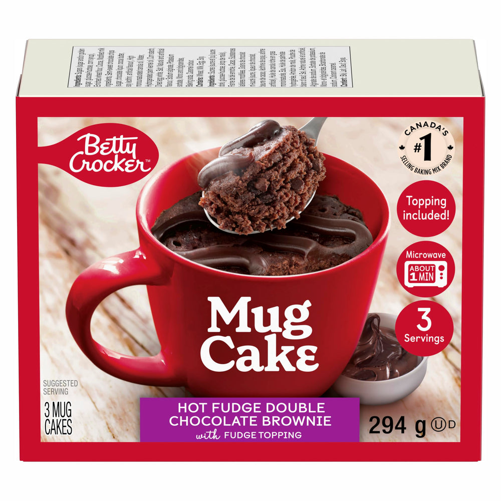 Betty Crocker tamaño del mug cake comparado con una mano para referencia de porción